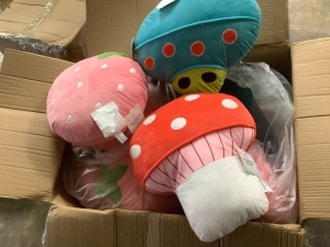 Box of Decorative Pillows 17pcs