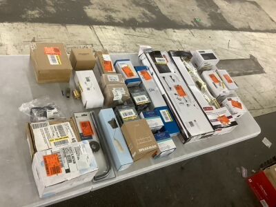 Lot of Bathroom Hardware 