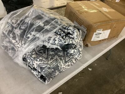 9' x 12' Area Rug 