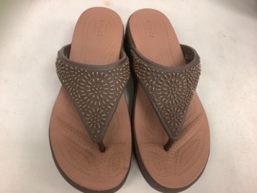 Croc Sandals, 9, E-Commerce Return, Sold as is