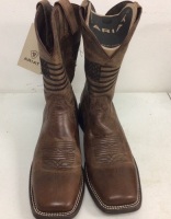 Lot of (2) Mens Shoes, 10.5 and 11.5, E-Commerce Return, Sold as is