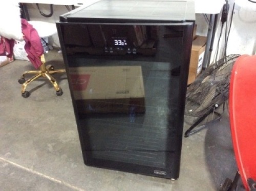 NewAir 125-Can Beverage Cooler, Door is Slightly Crooked/Loose&nbsp;
