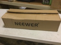 Neewer 1000W Photography Softbox Lighting Kit. Appears New