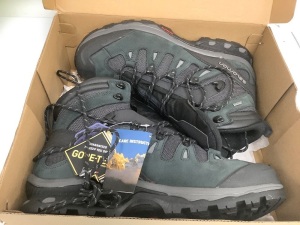 Salomon Mens Boots, Size 12, Appears New