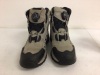 Mens Boots, 9D, E-Commerce Return, Sold as is