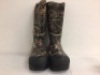 Mens Rubber Boots, 12, Appears New, Sold as is