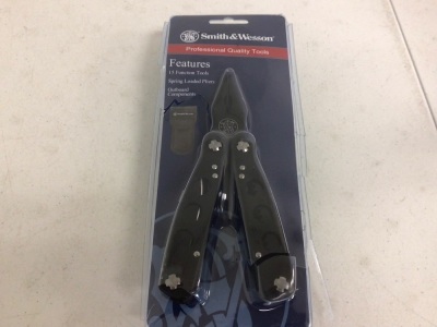 Smith and Wesson Pliers, Appears New/Damaged Package, Sold as is