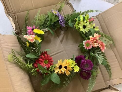 22" Mixed Floral Wreath