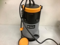 Submersible Pump, Appears new, Sold as is