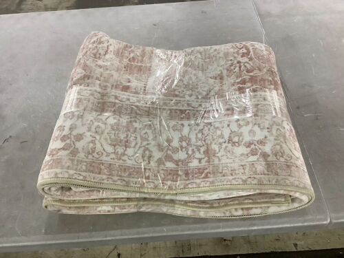 Area Rug, 5' x 7'