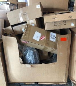 Assorted Auto Parts Pallet, Unknown Specs, Most are E-Commerce Returns/Appears New, Sold as is