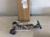 Children's Folding&nbsp;3-Wheel Graffiti Flashing Scooter