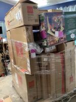 Pallet of Christmas Items