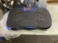 Vibration Plate Exercise Machine - Front Damaged