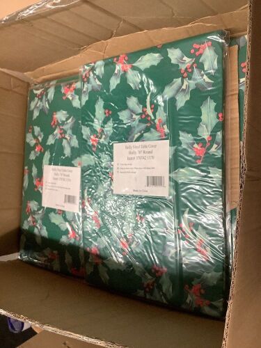 Holly Vinyl Table Cover 70" round 48 pcs