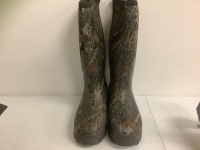 Nosho Mens Boots, 10/10.5, E-Commerce Return, Sold as is