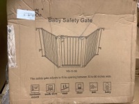 Baby Safety Gate, Appears new, Sold as is