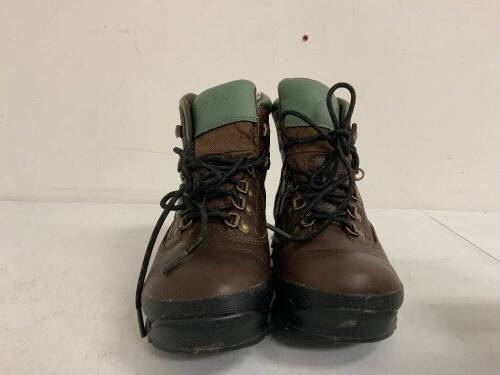 Womens Boots, 8M, E-Commerce Return, Sold as is