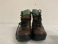 Womens Boots, 8M, E-Commerce Return, Sold as is