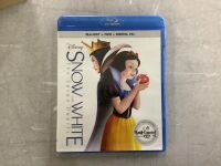 Case of (30) Snow White and the Seven Dwarfs - Blu-ray + DVD + Digital