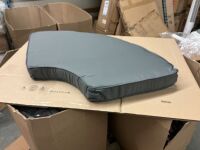 Set of 3 outdoor curved cushions