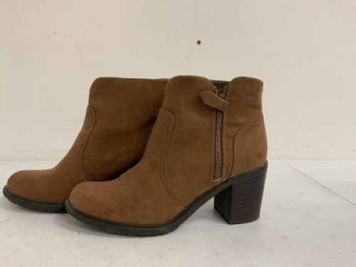 Natural Reflections Womens Booties, Size 8, E-Comm Return