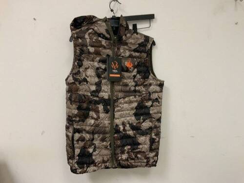 Nomad Mens Veil Camo Vest, Medium, E-Comm Return