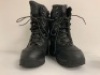Mens Boots, Size 12D, E-Comm Return