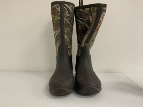 Muck Boots for Men, Size 9, E-Comm Return