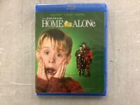 Case of (30) Home Alone - Blu-ray + DVD + Digital