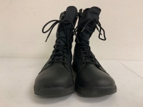 Danner Boots for Men, Size 9.5, E-Comm Return