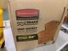 Rubbermaid Commercial Products WaveBrake 35 Qt. Plastic Mop Bucket with Wringer - 5
