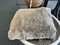 Threshold Weighted Blanket