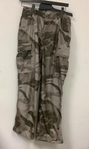 Mens Camo Pants, 34Reg, Appears New, Sold as is