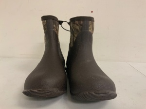 RedHead Waterproof Boots, Size 10, E-Commerce Return, Sold as is