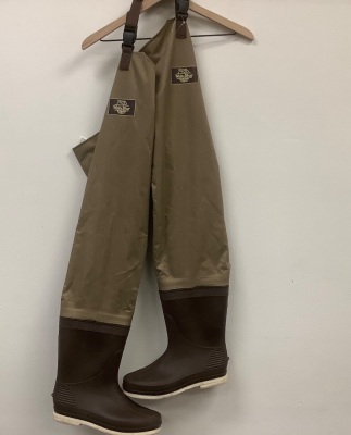 White River Hip Waders, 9Regular, E-Comm Return