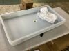VINGLI 22D x 40W x 40H Portable Ice Table with Removable Skirt - 2