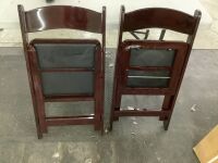 Set of 2 Folding Chairs