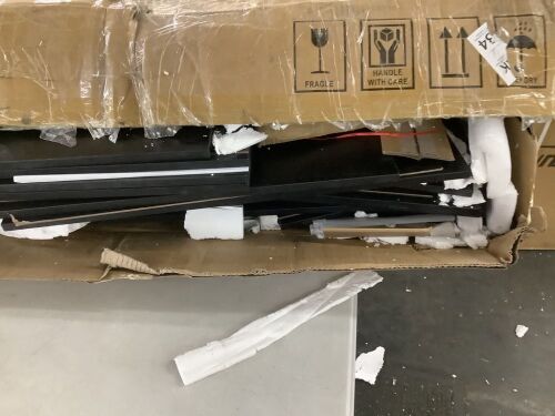 4 Drawer Dresser - Unknown if Complete