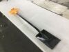 Fiskars Steel D-handle Garden Spade - 2
