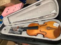 Samuel Eastman Model 80 Violin &ndash; Student Violin Outfit