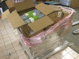 Pallet of New Non-Slip Bath Mats. (22) Cases. Approximately 350 Mats