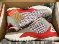 Peak Mens Tennis Shoes, Size 9, Appears New