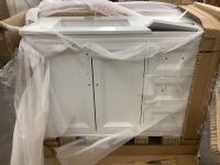 Glacier Bay Korra 42 in. Single Sink Freestanding White Bath Vanity with White Engineered Stone Top - Small Crack in Cabinet & Broken Top