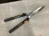 Fiskars 9 in. Power-Lever Steel Blade Telescoping Steel Handle Hedge Shears - 2