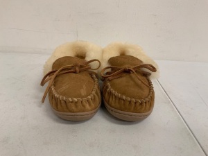 Minnetonka Womens Slippers, 6, E-Commerce Return, Sold as is