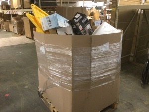 Pallet of Lowe's Store Returns. Unsorted Pallet. Items are store returns, conditions unknown