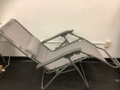 Anti Gravity Chair, Arm Needs Repaired w/ Attached Bolt, E-Commerce Return, Sold as is