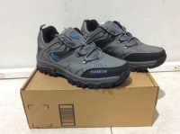 YITU Fashion Hiking Shoes, Size 43