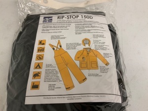 Rip Stop 3 Piece Rainsuit, L, Appears new, Sold as is